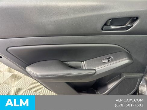 Used 2025 Nissan Altima 2.5 SV FWD image 25