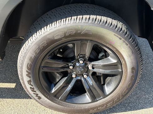 Used 2024 RAM 1500 Classic Warlock w/ Electronics Group AWD/4WD image 12