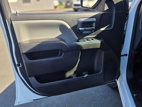 Used 2018 Chevrolet Silverado 1500 Custom w/ Trailering Package image 22