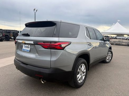 Used 2023 Chevrolet Traverse LS FWD image 5
