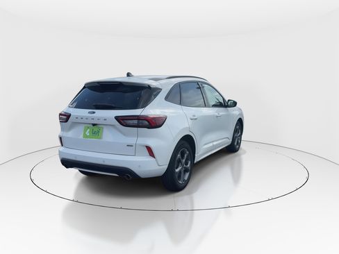 Used 2024 Ford Escape ST-Line w/ Equipment Group 301A image 8