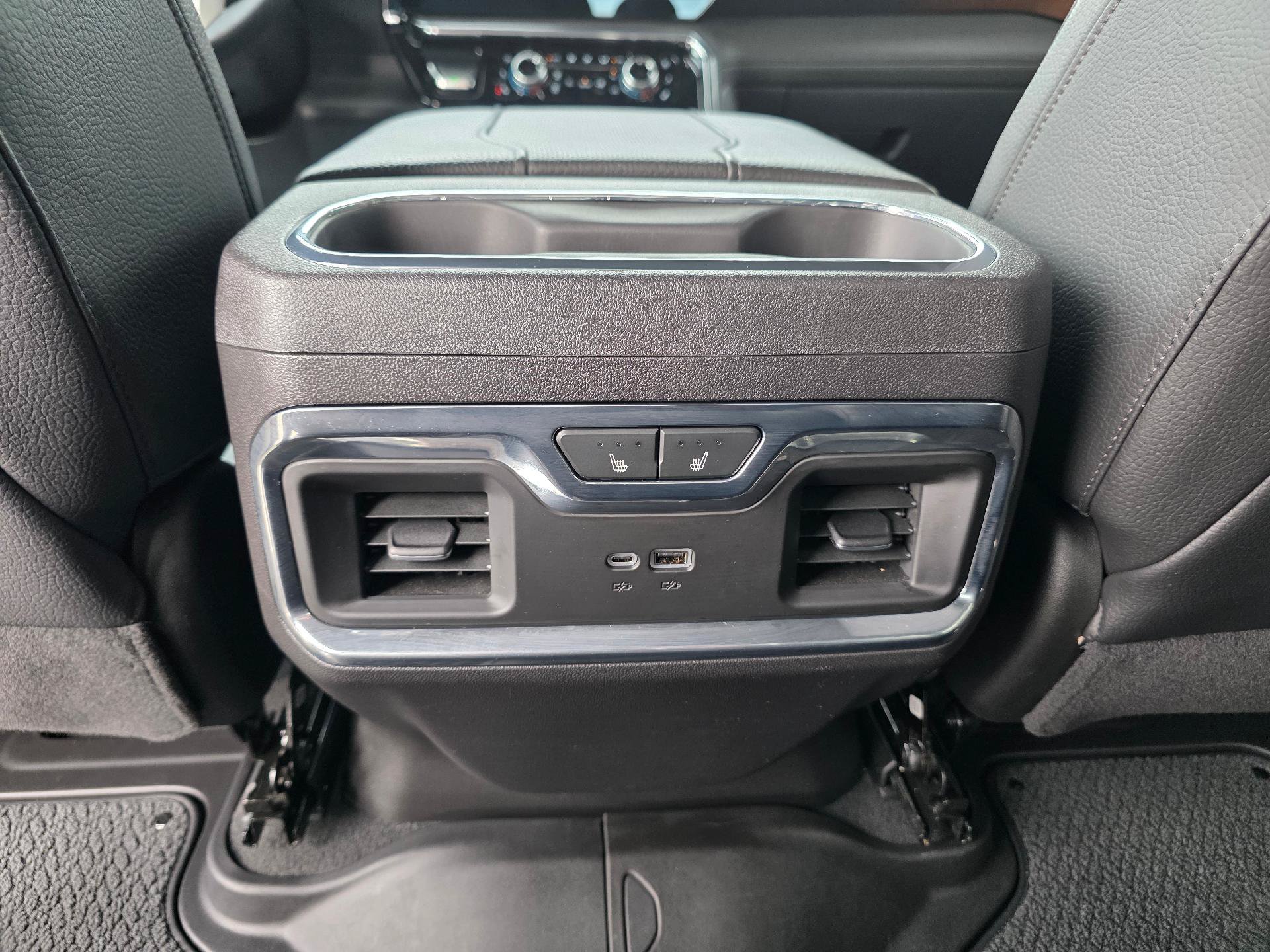 Used 2024 GMC Sierra 1500 Denali w/ Technology Package AWD/4WD image 26