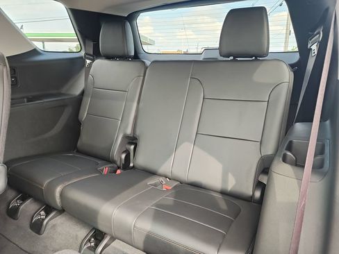Used 2020 Chevrolet Traverse Premier FWD image 25