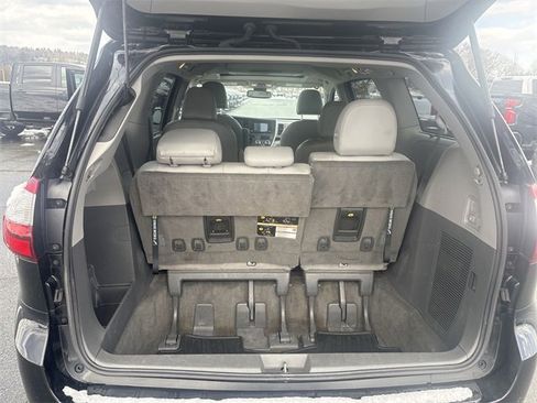 Used 2018 Toyota Sienna XLE Premium image 27