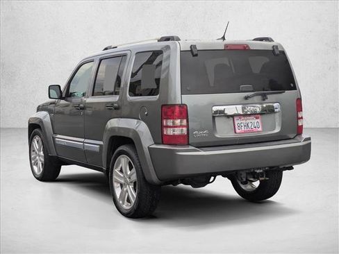 Used 2012 Jeep Liberty Limited Jet w/ Comfort/Convenience Group image 8
