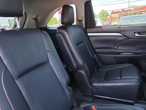 Used 2017 Toyota Highlander XLE AWD/4WD image 17