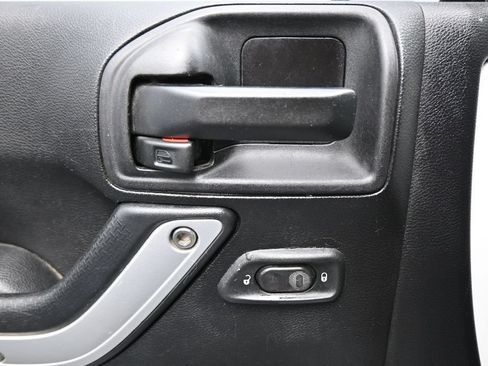 Used 2014 Jeep Wrangler Sahara w/ Dual Top Group AWD/4WD image 11
