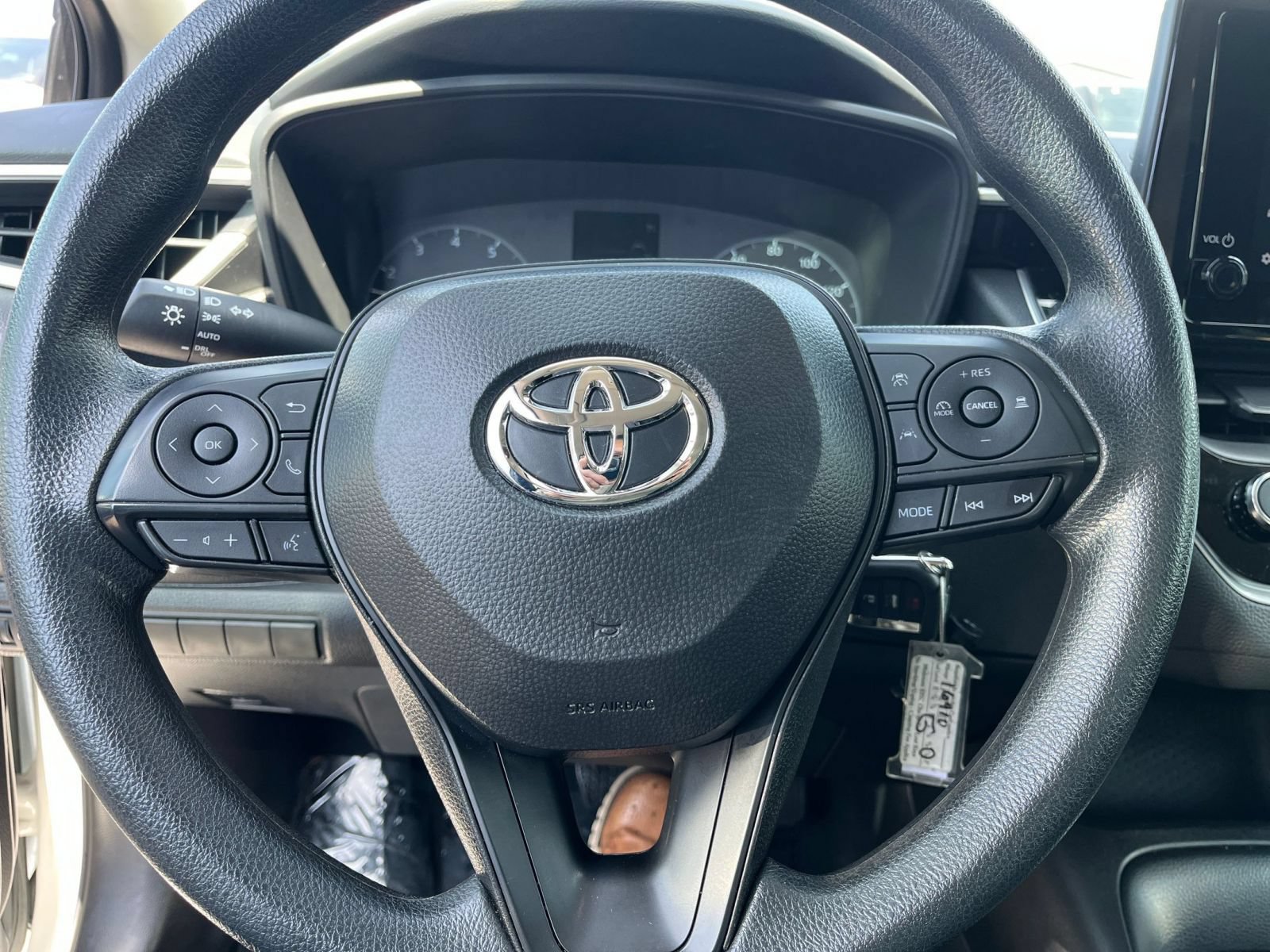 Used 2025 Toyota Corolla LE FWD image 27