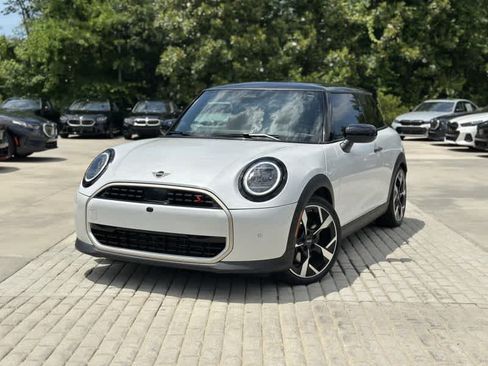 Used 2025 MINI Cooper S FWD image 1