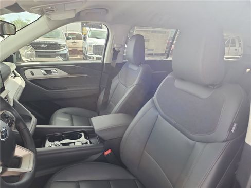 New 2026 Ford Explorer Active w/ Active Comfort Package image 13