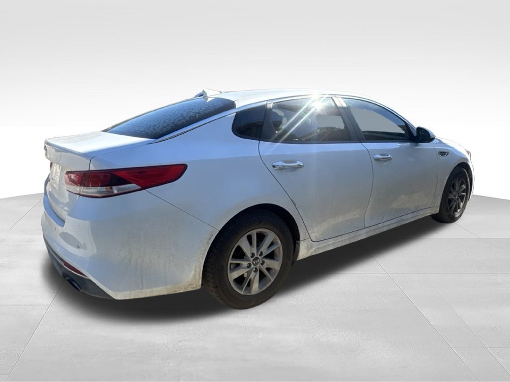 Used 2018 Kia Optima LX FWD image 5