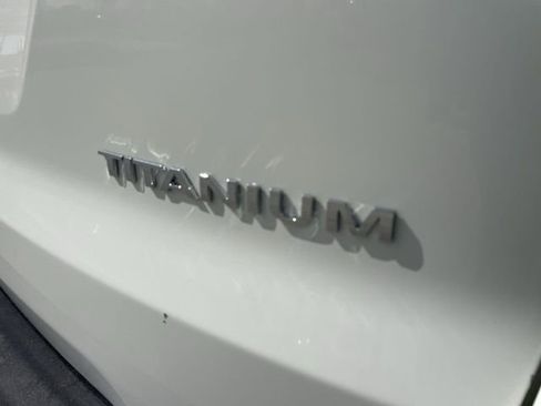 Used 2021 Ford EcoSport Titanium FWD image 32