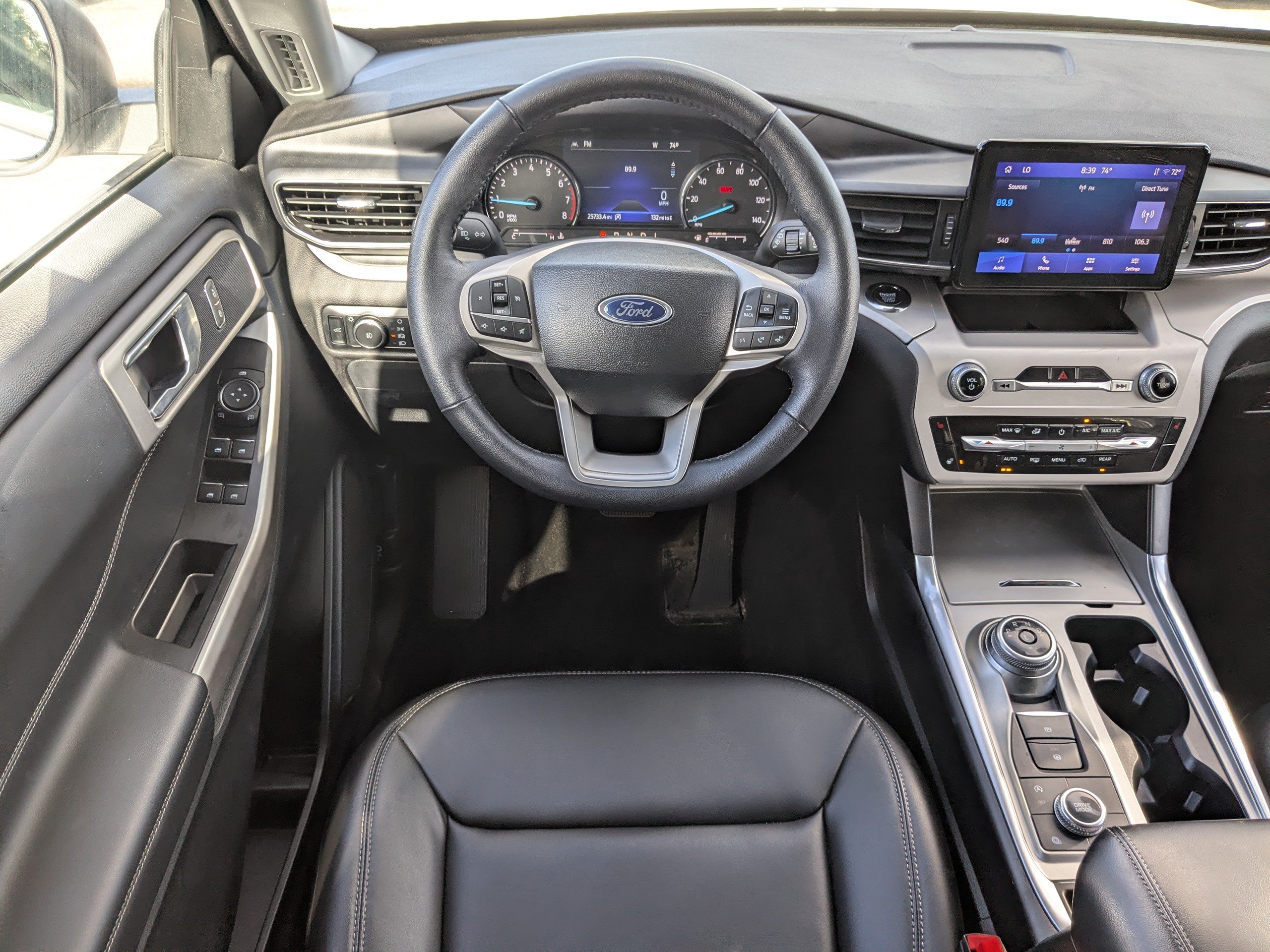 Used 2024 Ford Explorer XLT w/ Equipment Group 202A AWD/4WD image 19