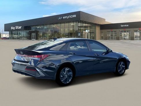 Used 2026 Hyundai Elantra Sport FWD image 8