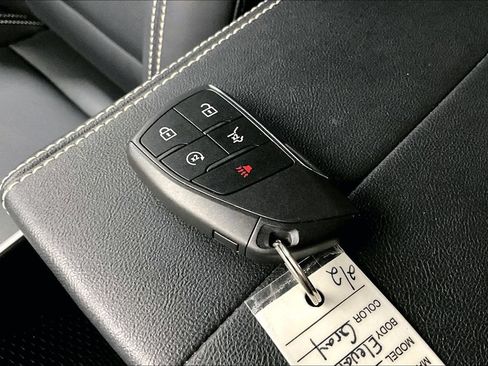 Used 2026 GMC Terrain Elevation w/ Elevation Premium Package FWD image 12