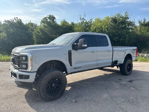 Used 2025 Ford F350 Lariat w/ Lariat Ultimate Package AWD/4WD image 4