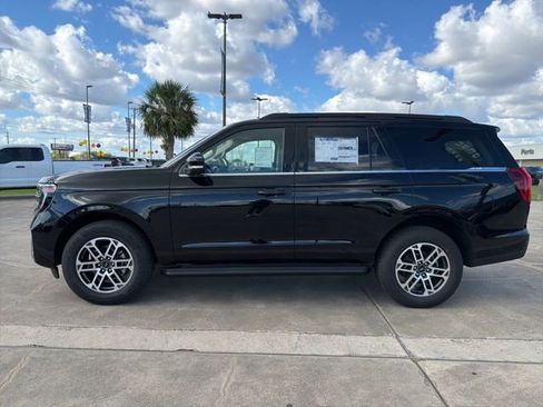 New 2025 Ford Expedition Active image 4