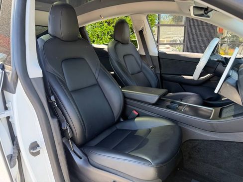 Used 2022 Tesla Model Y Performance image 30