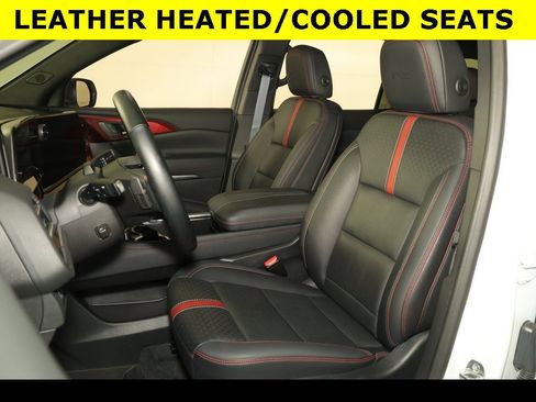 Used 2024 Chevrolet Traverse RS w/ LPO, Floor Liner Package image 5