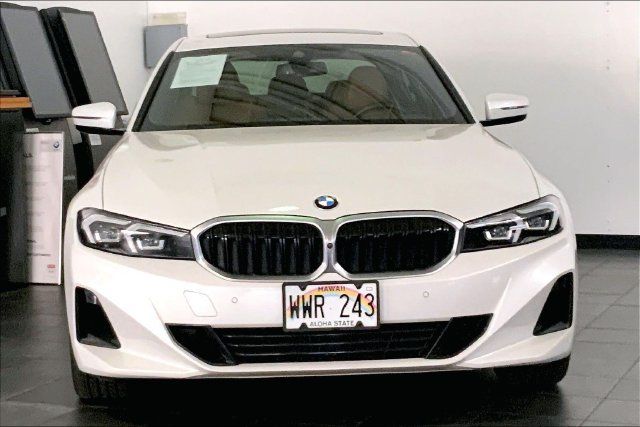 Used 2023 BMW 330i Sedan w/ Parking Assistance Package RWD image 3