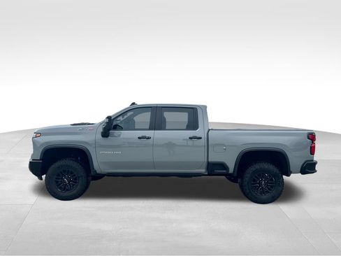 Used 2025 Chevrolet Silverado 2500 ZR2 AWD/4WD image 7