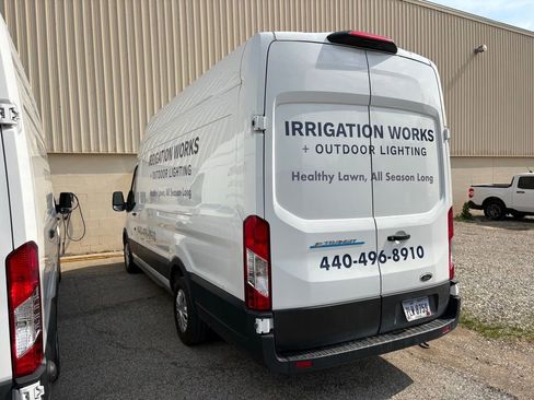 Used 2022 Ford E-Transit 148 High Roof Extended RWD image 2