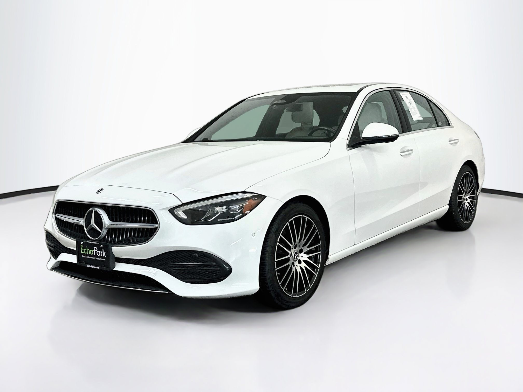Used 2025 Mercedes-Benz C 300 4MATIC Sedan image 3