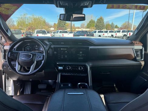 Used 2025 GMC Sierra 3500 Denali AWD/4WD image 33