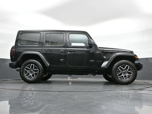 Used 2025 Jeep Wrangler Unlimited Sahara AWD/4WD image 41