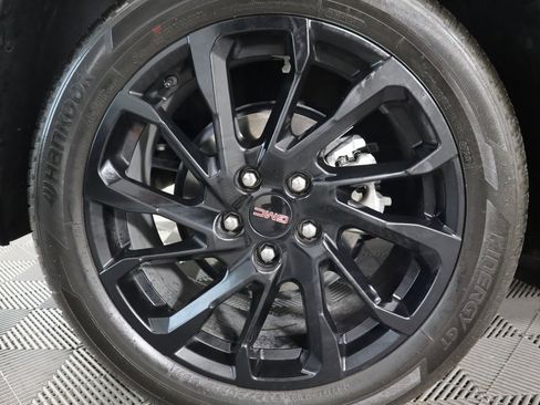 Used 2023 GMC Terrain SLE w/ Driver Convenience Package image 33