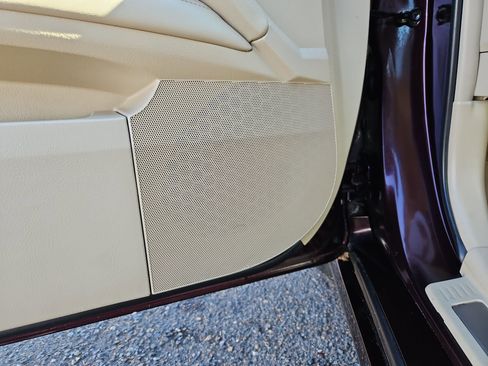 Used 2011 Toyota Avalon image 11