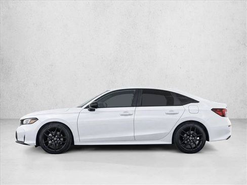 Used 2025 Honda Civic Sport image 4