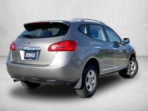 Used 2015 Nissan Rogue S w/ Convenience Package FWD image 2