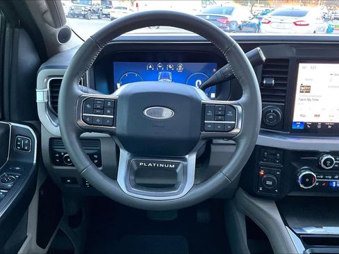 Used 2025 Ford F250 Platinum w/ Platinum Plus Package image 5