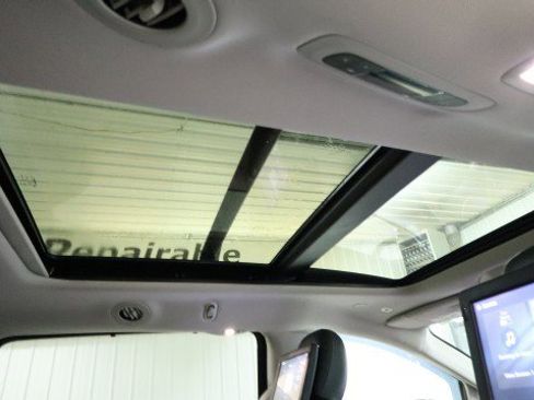 Used 2019 Chrysler Pacifica Limited w/ Advanced Safetytec Group image 15