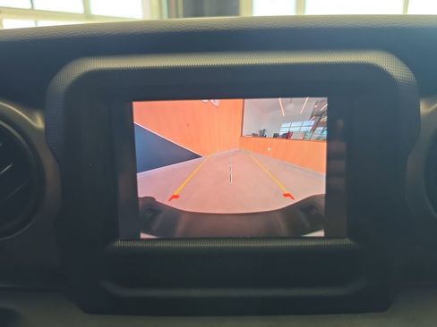 Used 2023 Jeep Gladiator Willys image 24