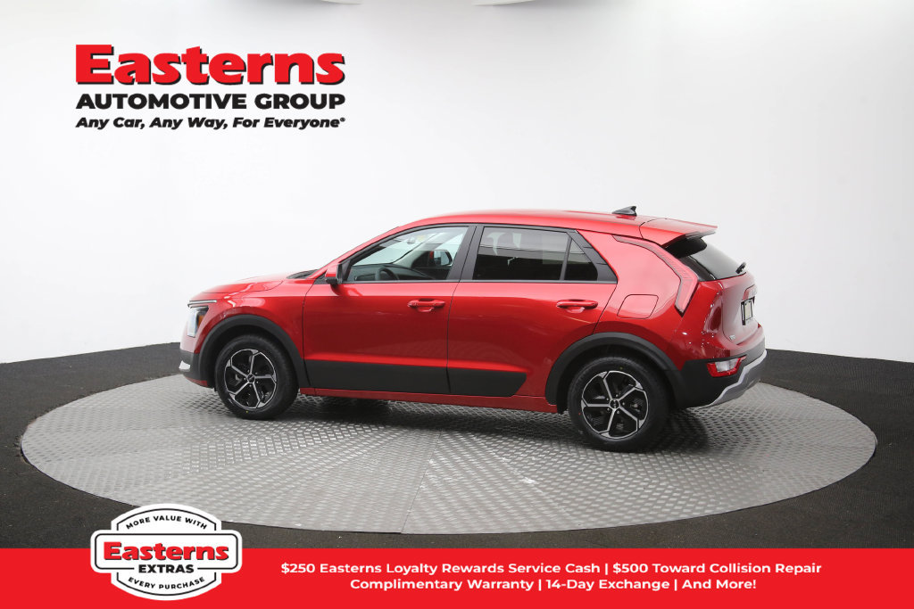 Used 2025 Kia Niro LX FWD image 61