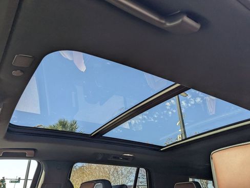 Used 2024 GMC Yukon Denali Ultimate image 8