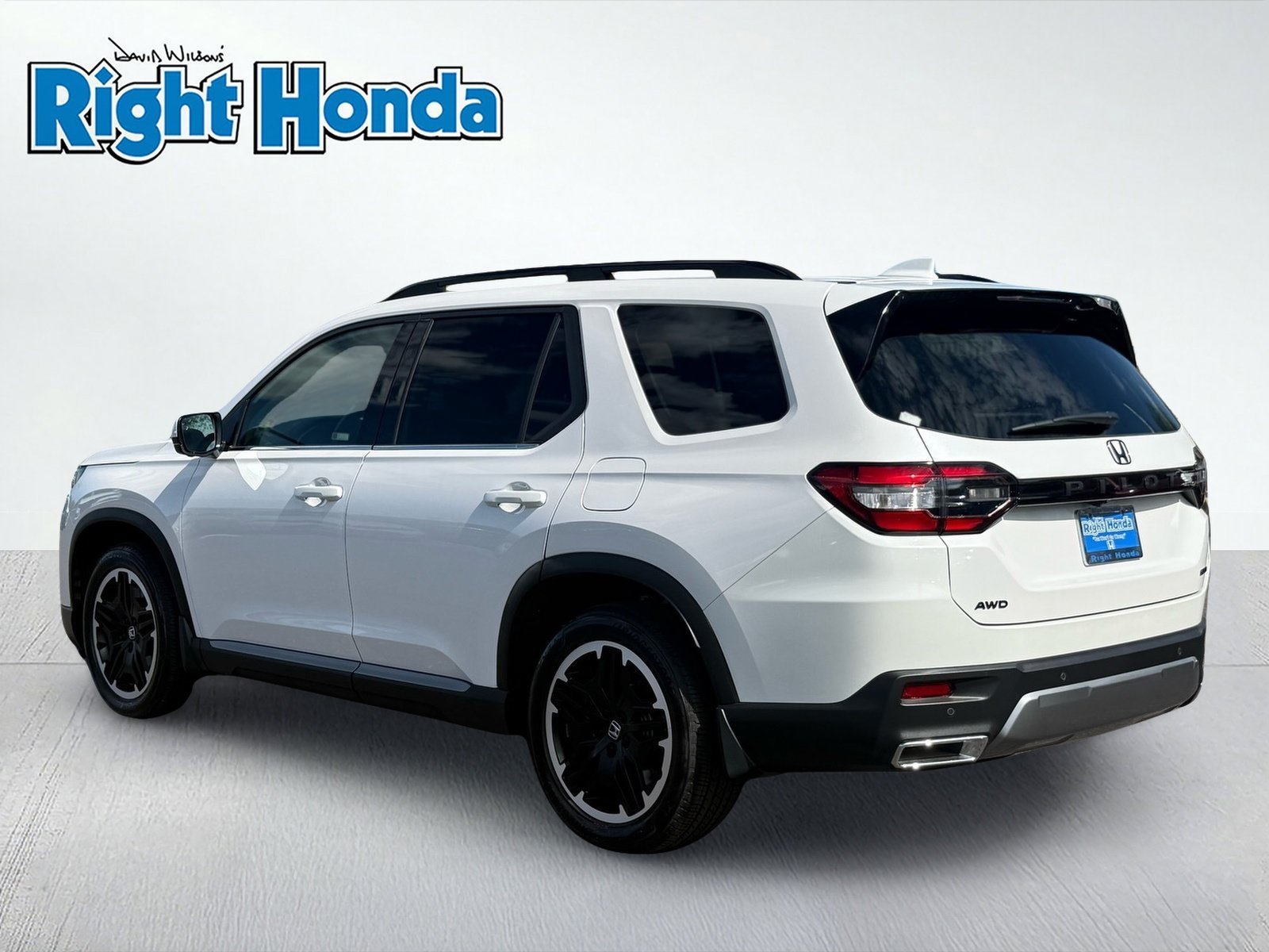 Used 2026 Honda Pilot Touring image 4