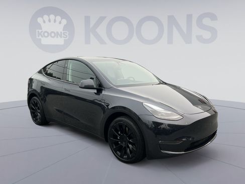 Used 2024 Tesla Model Y Long Range AWD/4WD image 10
