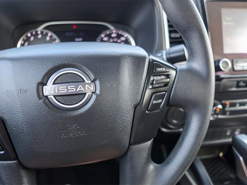 Used 2023 Nissan Frontier SV image 14