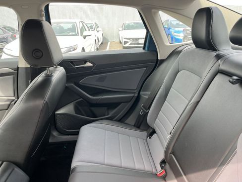 Used 2025 Volkswagen Jetta SE image 39