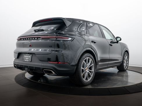 Certified 2026 Porsche Cayenne AWD/4WD image 7