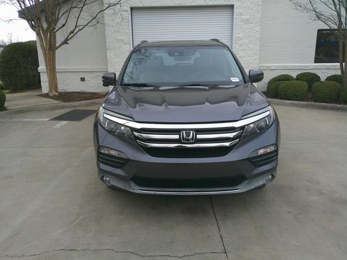 Used 2018 Honda Pilot Touring image 3