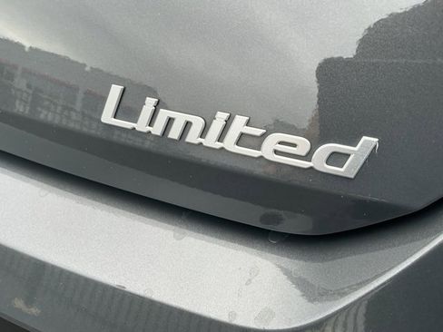 Certified 2024 Hyundai Elantra Limited image 31