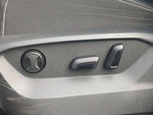 Used 2024 Volkswagen Atlas SE image 24