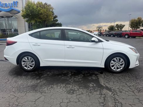 Used 2020 Hyundai Elantra SE w/ Cargo Package (C1) FWD image 8