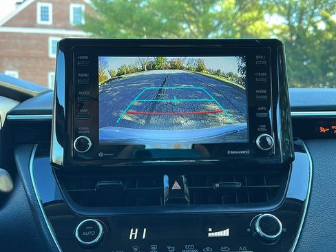 Used 2022 Toyota Corolla LE image 20