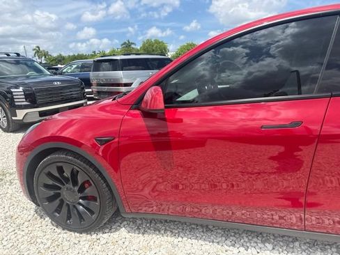 Used 2022 Tesla Model Y Performance AWD/4WD image 10