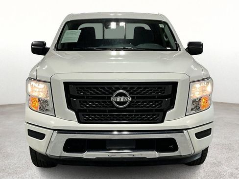 Used 2023 Nissan Titan SV image 5